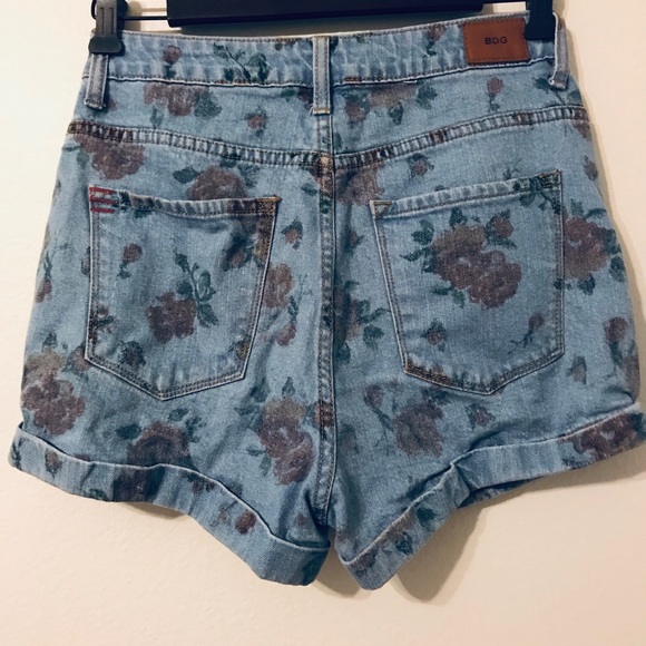 Hipster Floral High Rise Shorts - BDG - Picture 2 of 4